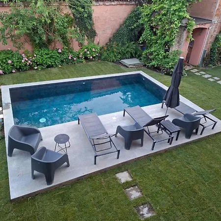 Lu Con Idromassaggio E Piscina Carignano (Piedmont)