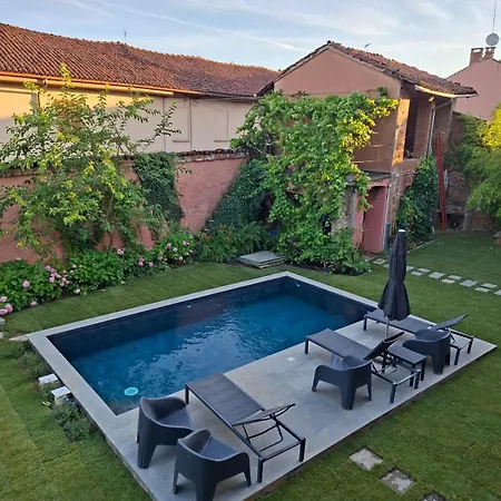 Lu Con Idromassaggio E Piscina Apartmán Carignano (Piedmont)