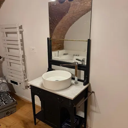Lu Con Idromassaggio E Piscina