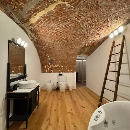 Lu Con Idromassaggio E Piscina Carignano (Piedmont)