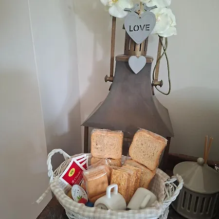 Lu Con Idromassaggio E Piscina * Carignano (Piedmont)