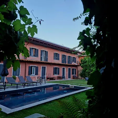 Lu Con Idromassaggio E Piscina