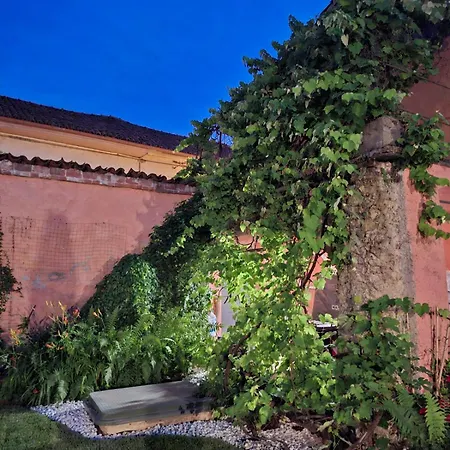 Lu Con Idromassaggio E Piscina